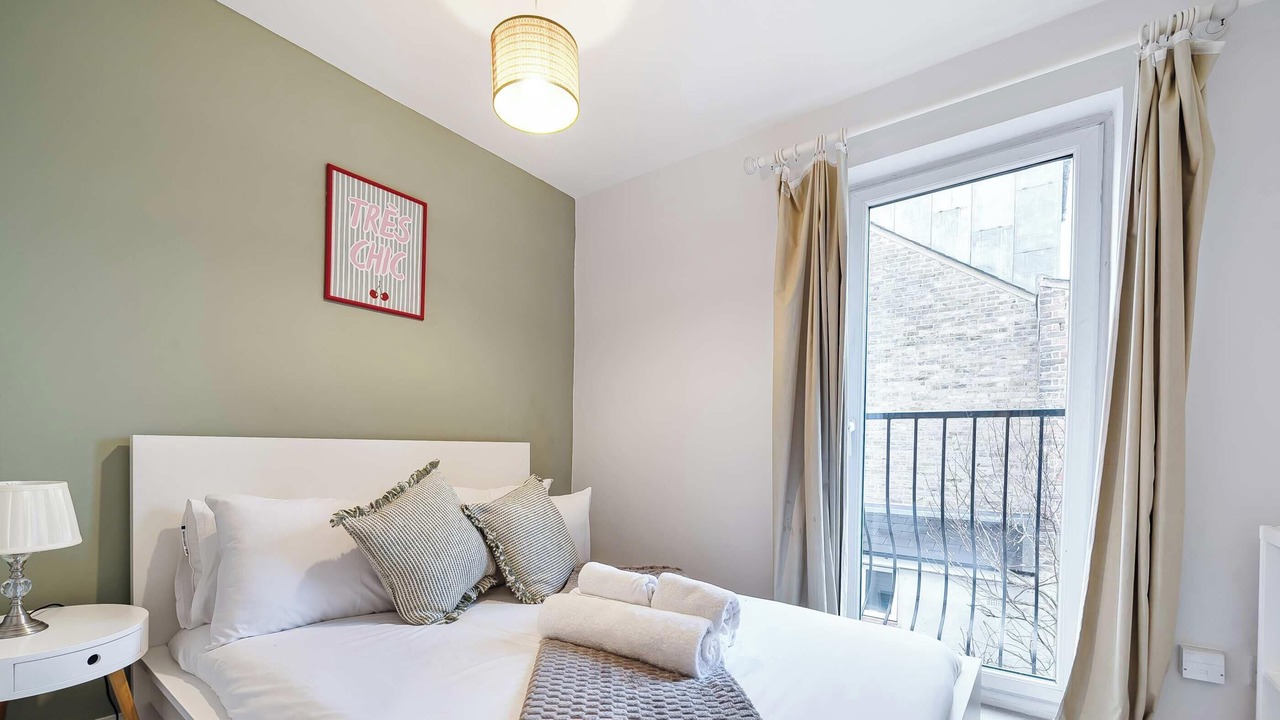 Photo of Bedroom in Windsor City Centre