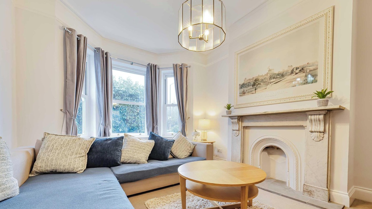 Photo of Livingroom in Windsor City Centre