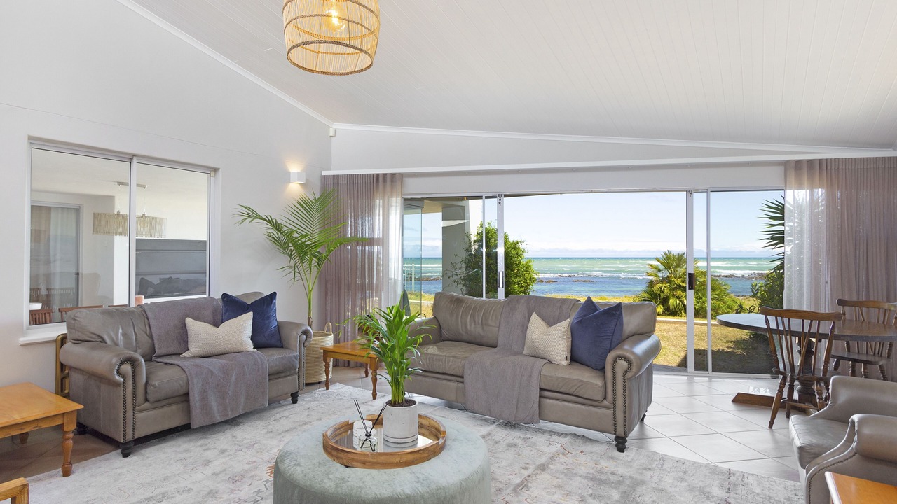 Photo of Livingroom in Gordons Bay Central