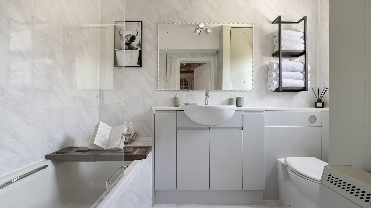 Photo of Bathroom in Hook Norton