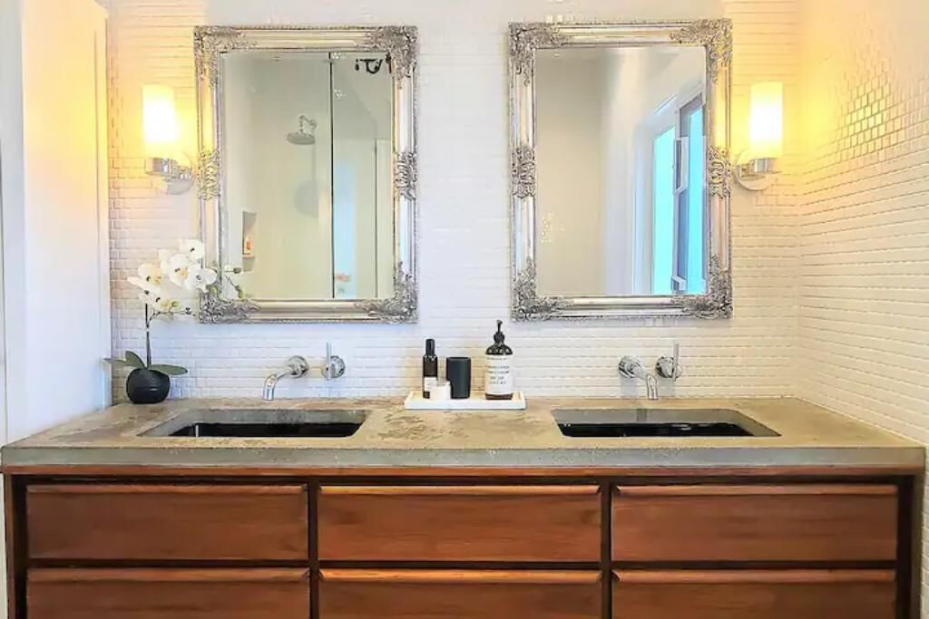 Photo of Bathroom in East Side
