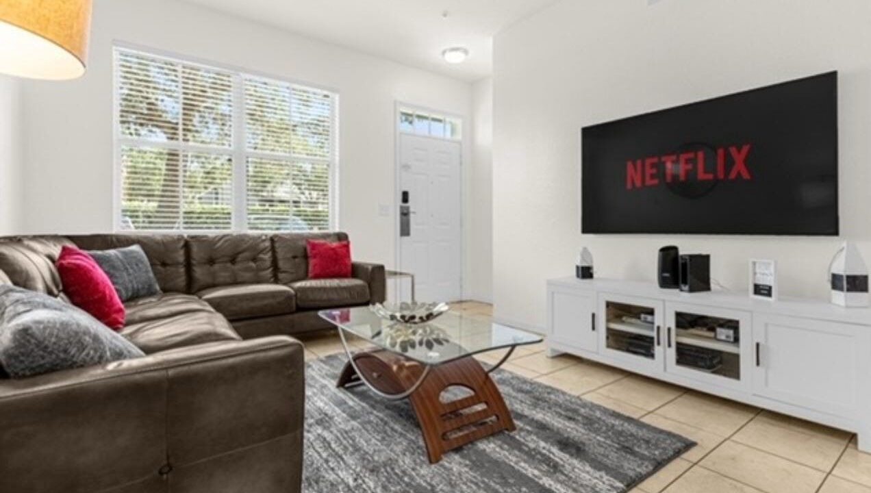 Photo of Livingroom in Venetian Bay Villages