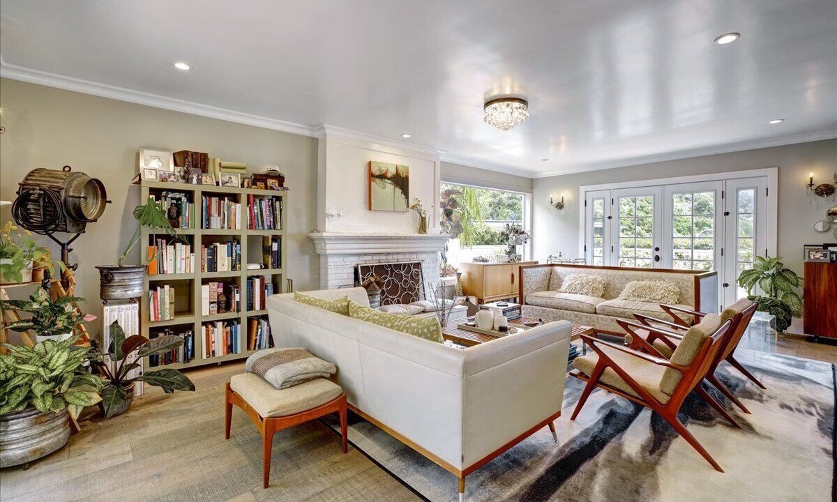 Photo of Livingroom in Mystic Hills