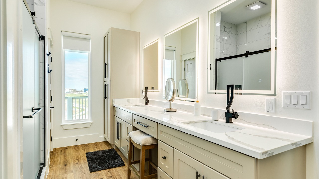 Photo of Bathroom in Galveston