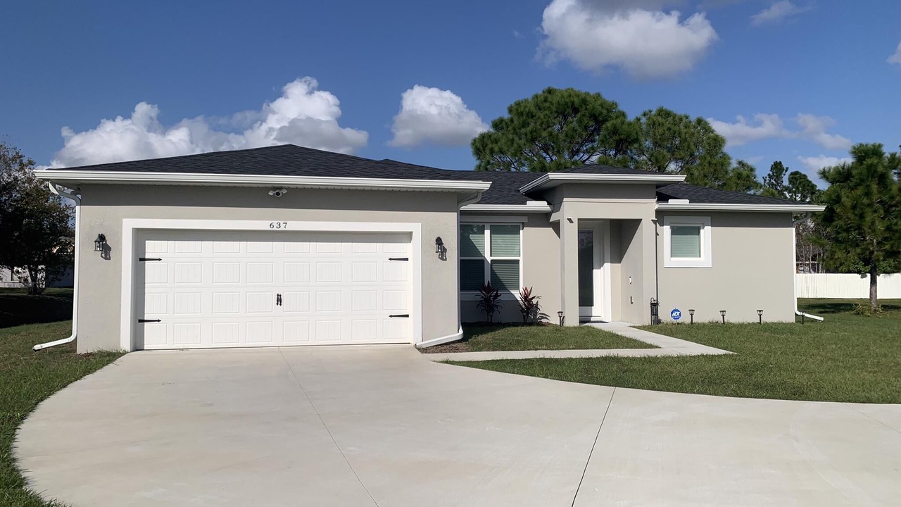 Photo of Others in Poinciana