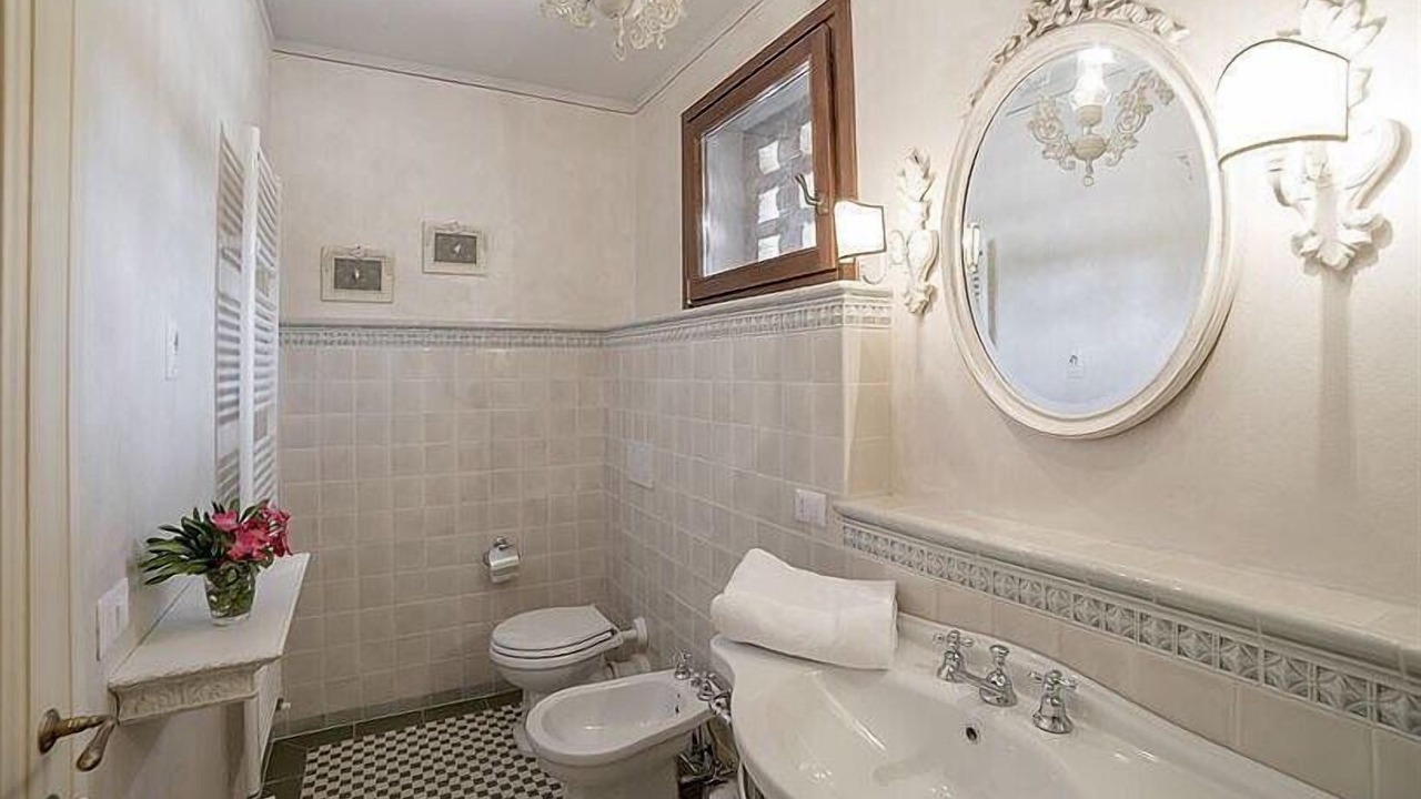 Photo of Bathroom in Iano