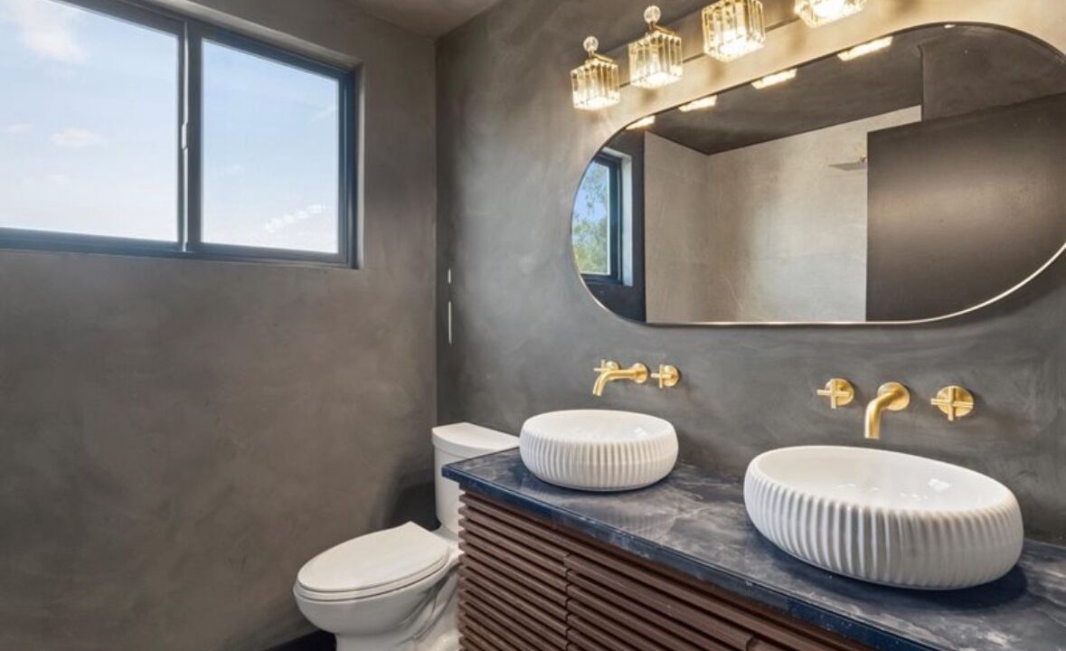 Photo of Bathroom in Thousand Oaks