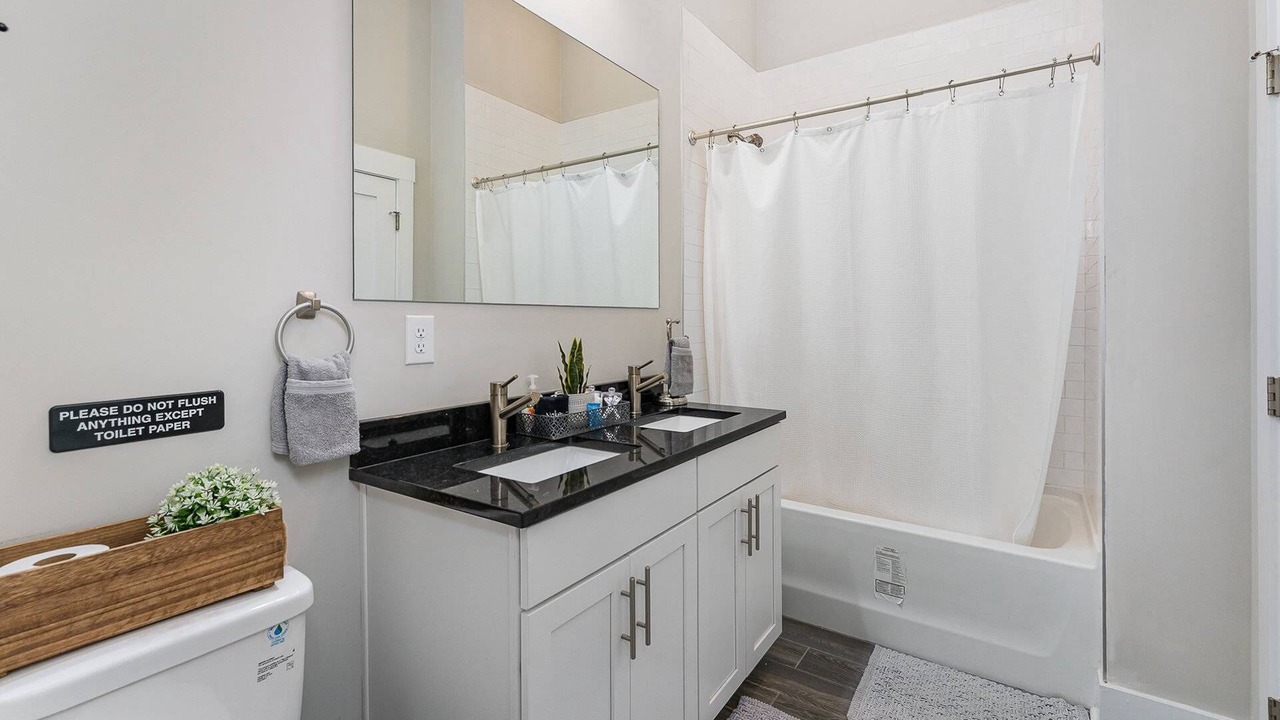 Photo of Bathroom in Third Ward