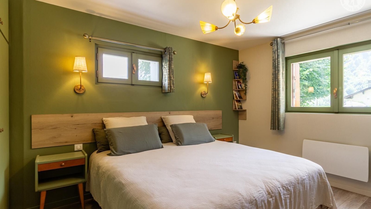 Photo of Bedroom in Outrechaise