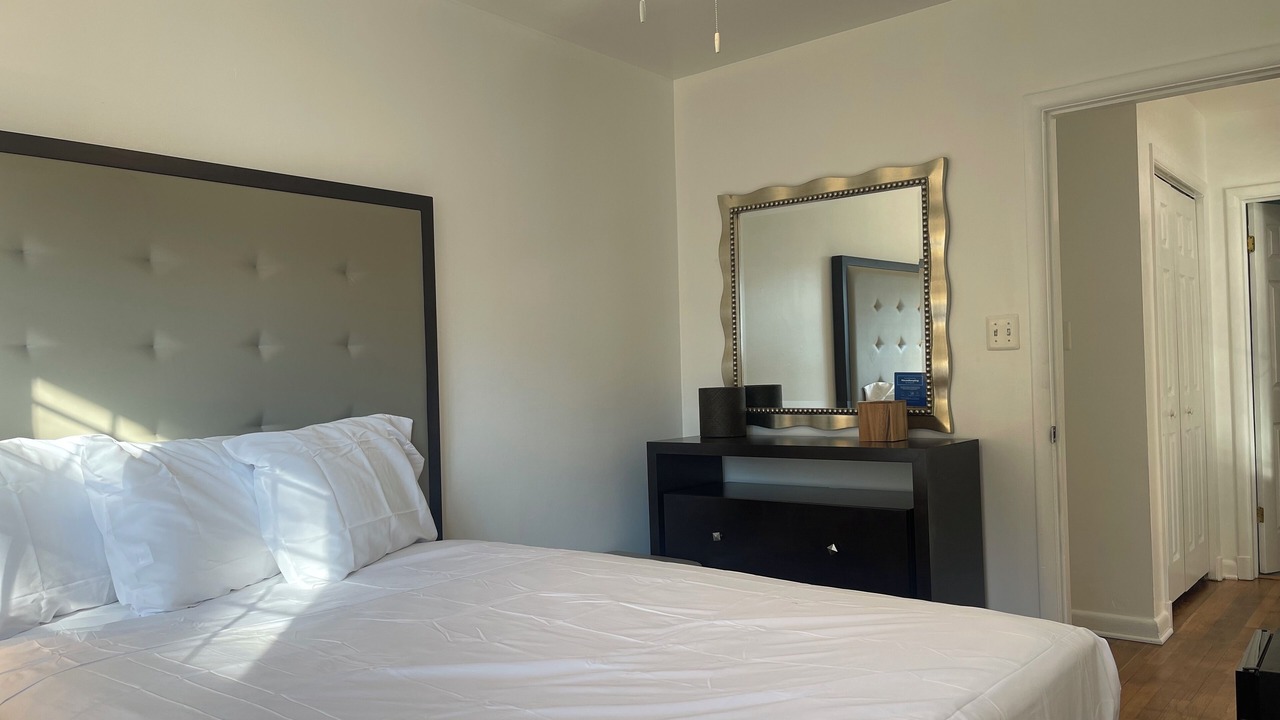 Photo of Bedroom in White Oak