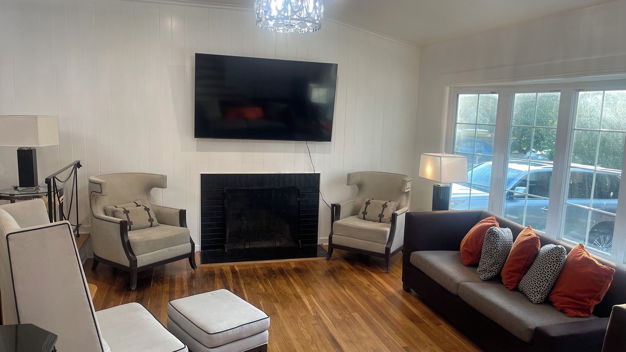 Photo of Livingroom in White Oak