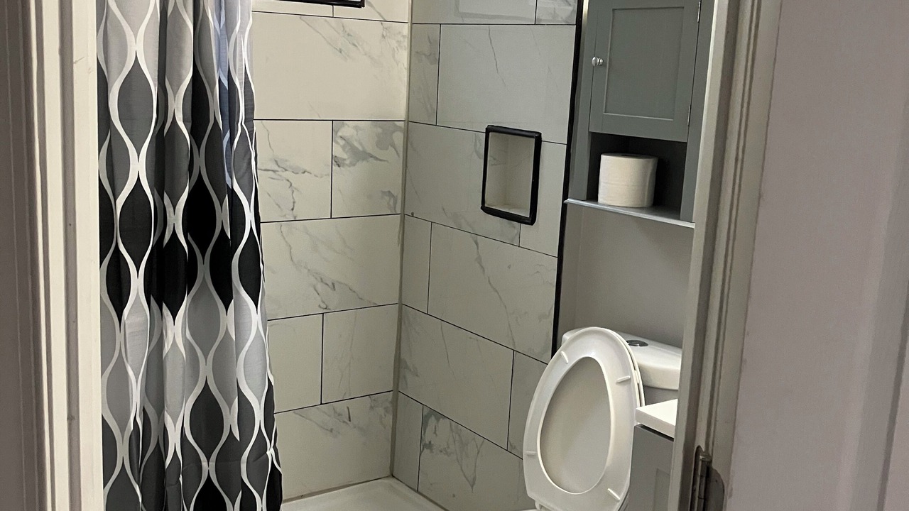 Photo of Bathroom in Coral Hills