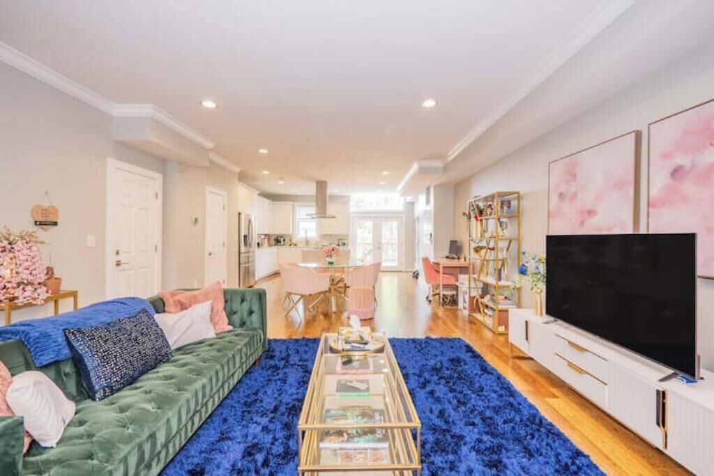 Photo of Livingroom in Brightwood Park