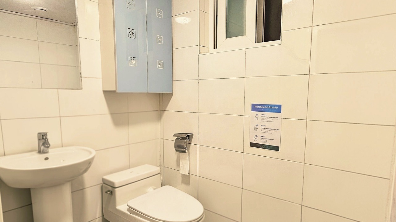 Photo of Bathroom in Cheongunhyoja-dong