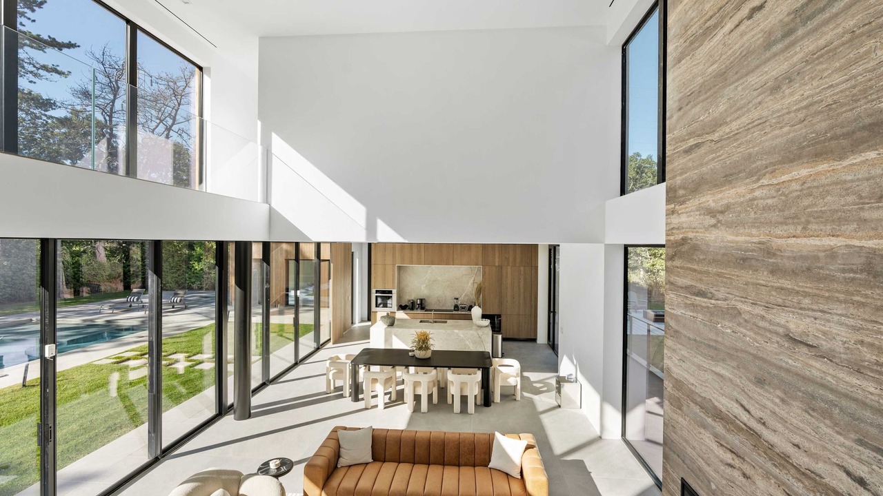 Photo of Livingroom in East Hampton North