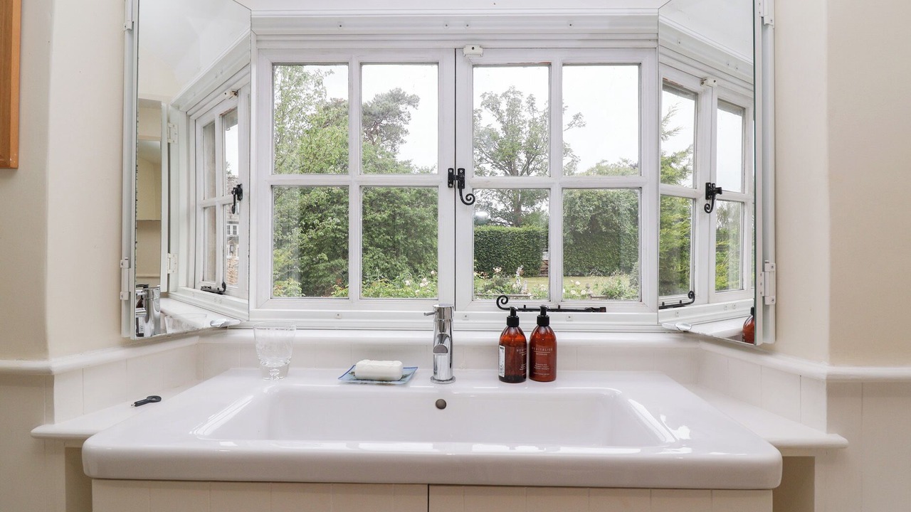 Photo of Bathroom in Hook Norton
