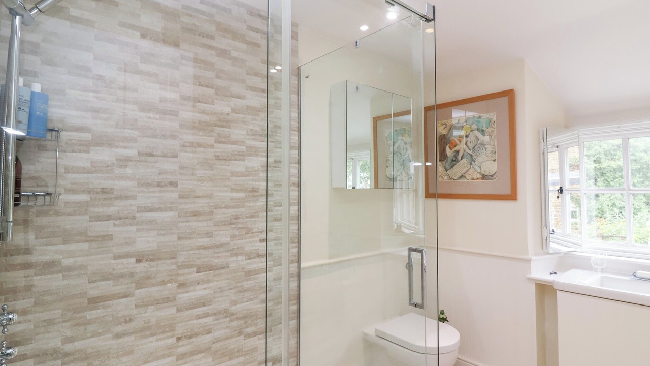 Photo of Bathroom in Hook Norton