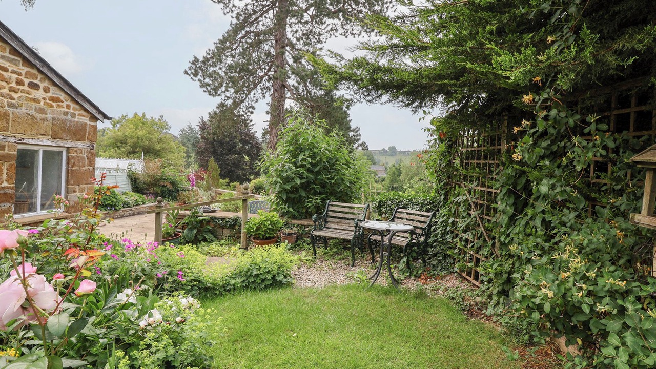 Photo of Patio Balcony in Hook Norton