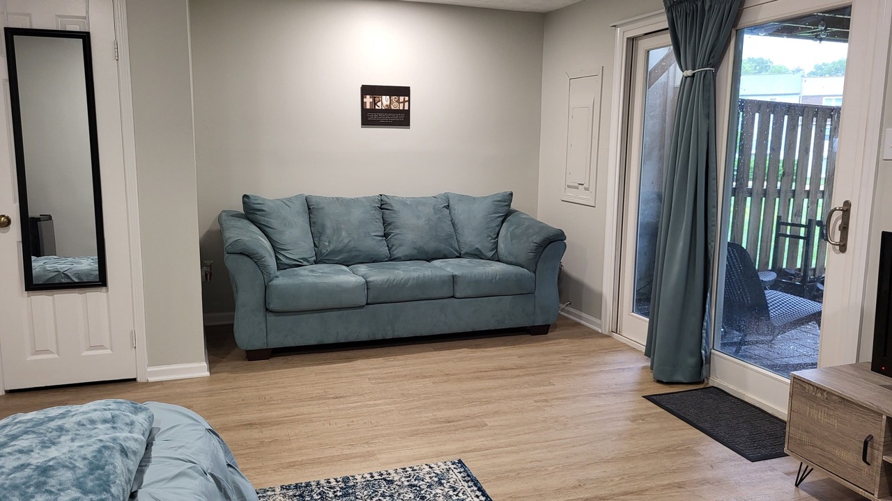 Photo of Livingroom in Calverton