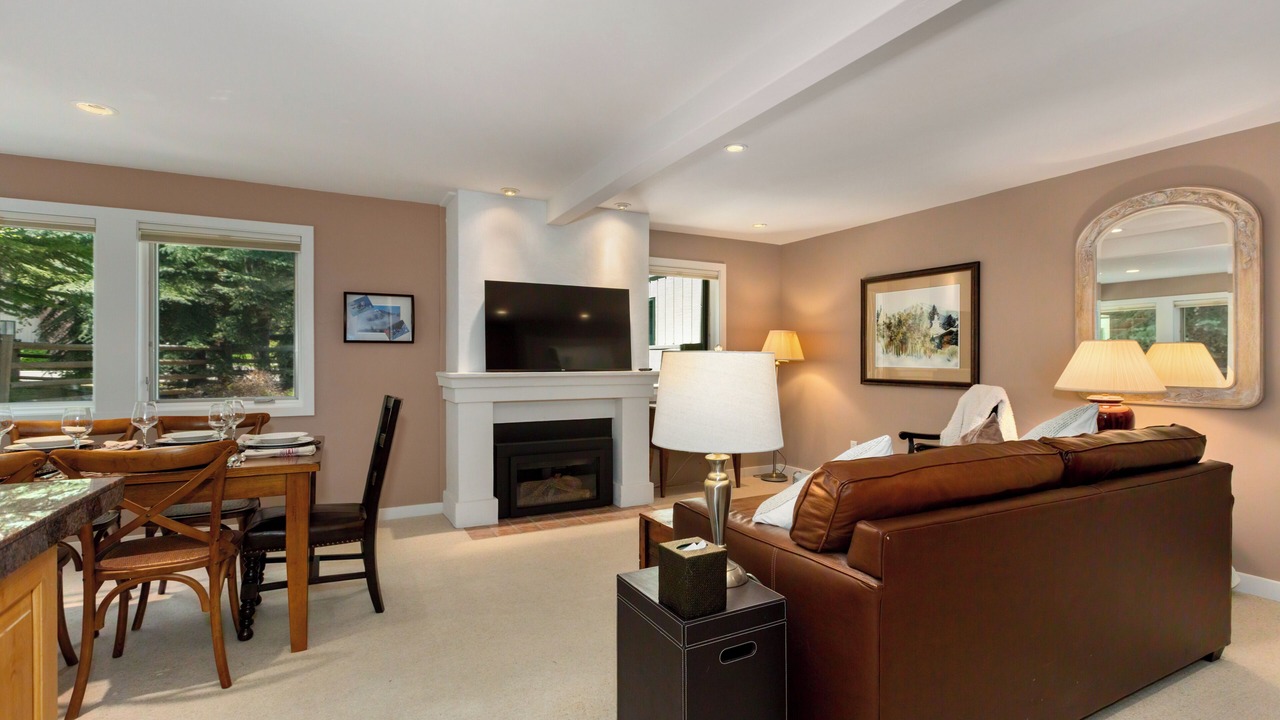 Photo of Livingroom in Warm Springs