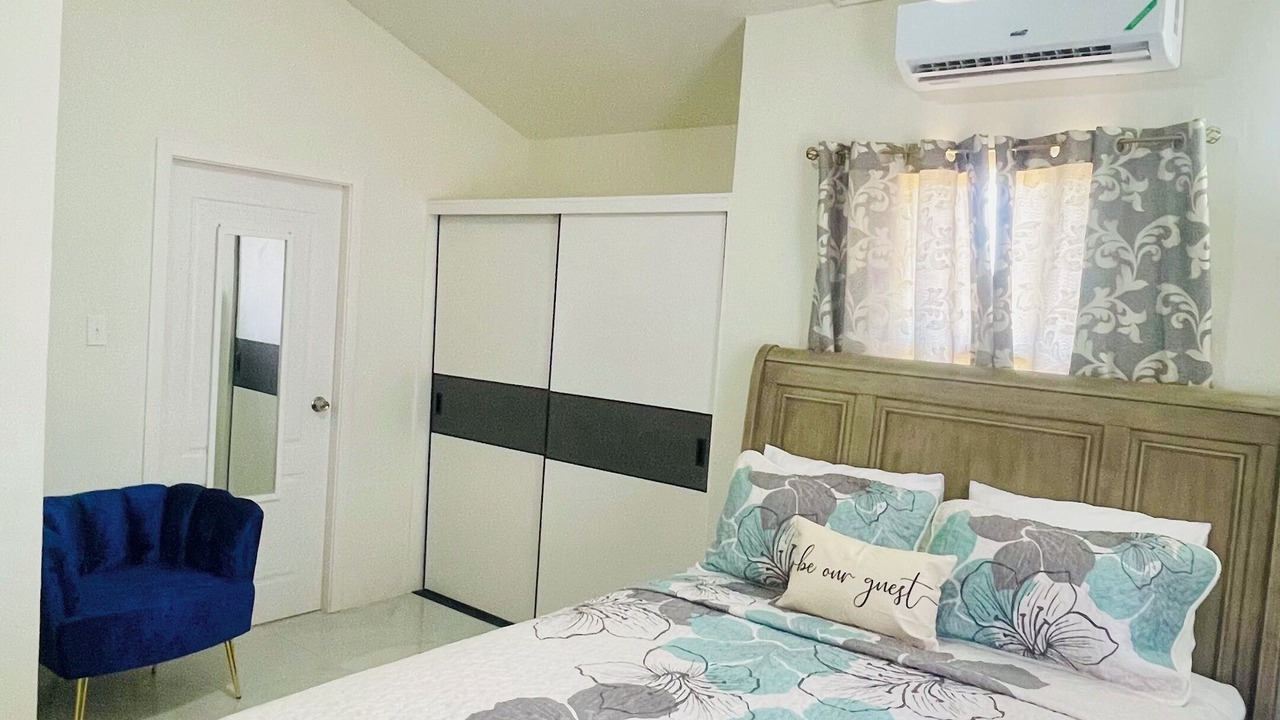 Photo of Bedroom in Discovery Bay