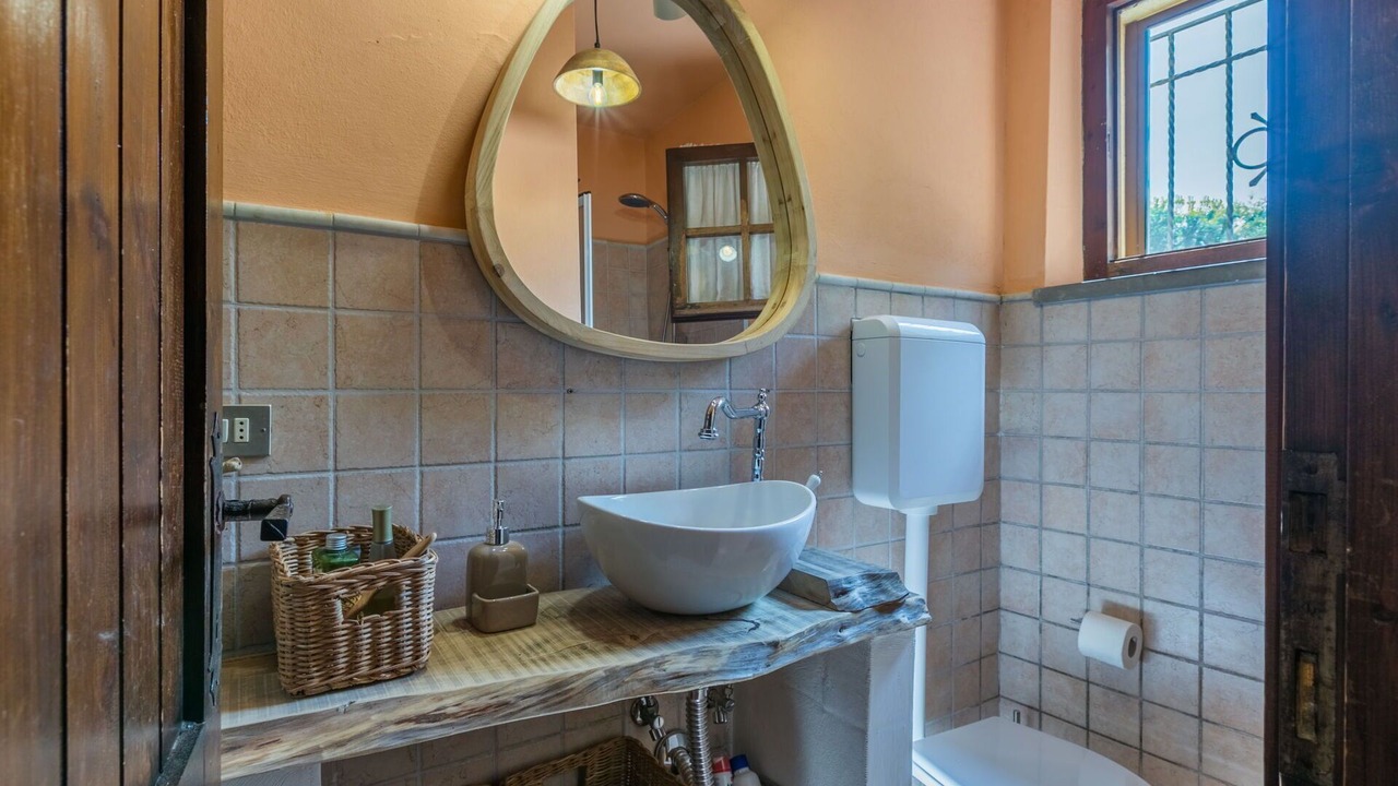Photo of Bathroom in Lari