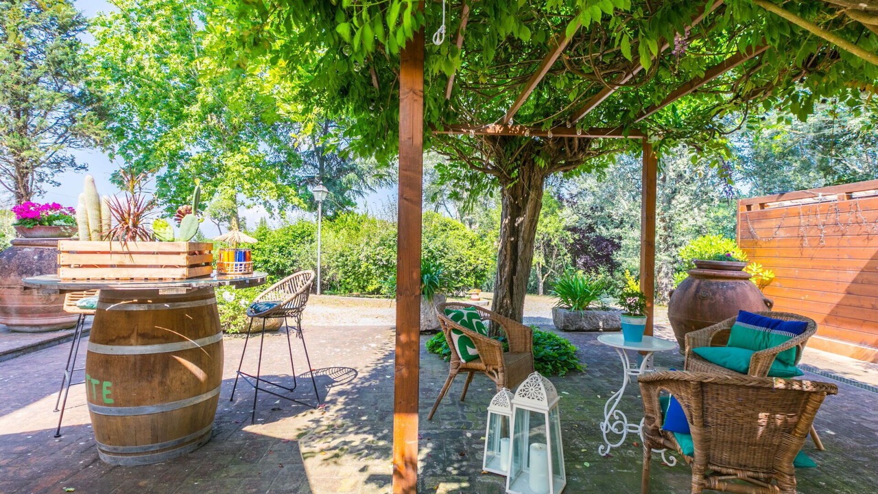 Photo of Outdoor in Lari