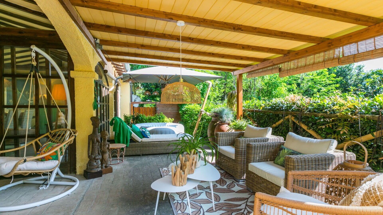 Photo of Outdoor in Lari