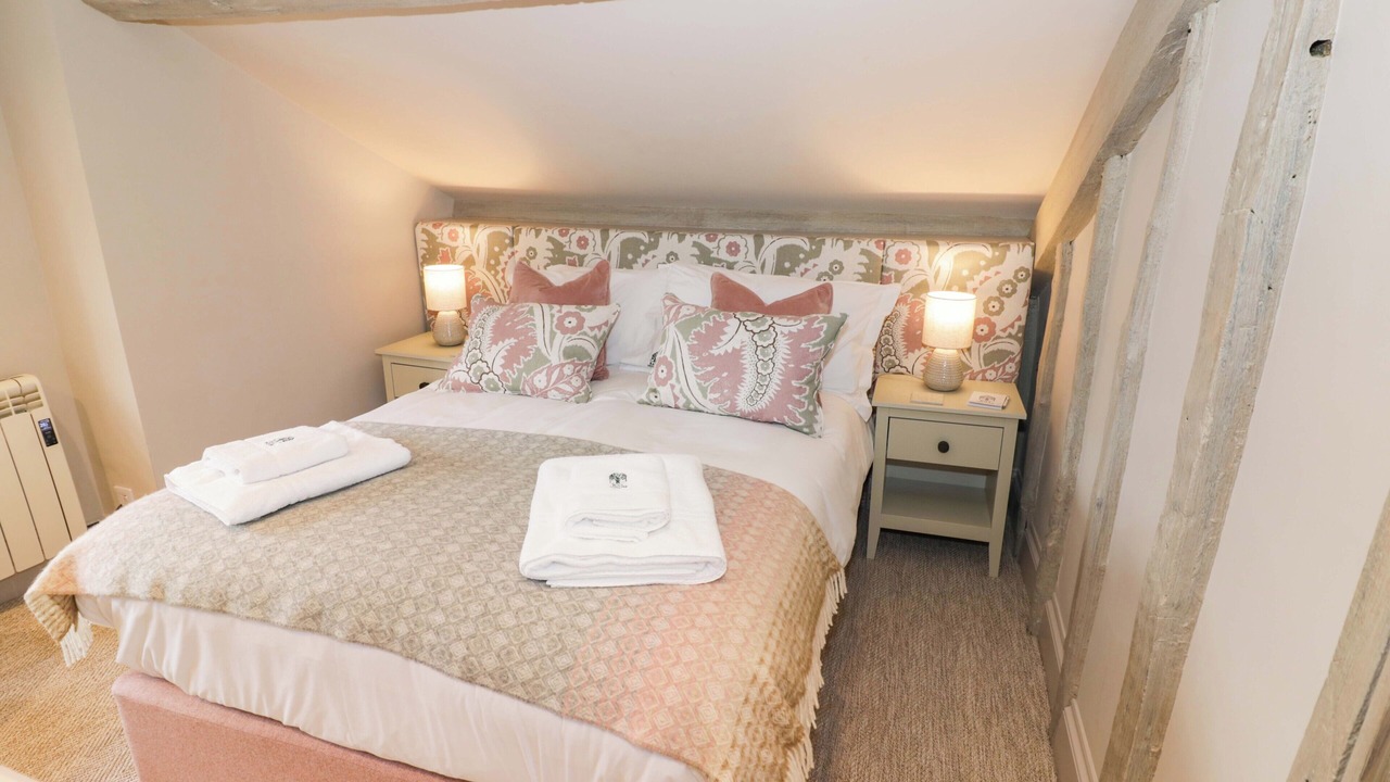 Photo of Bedroom in Broadway