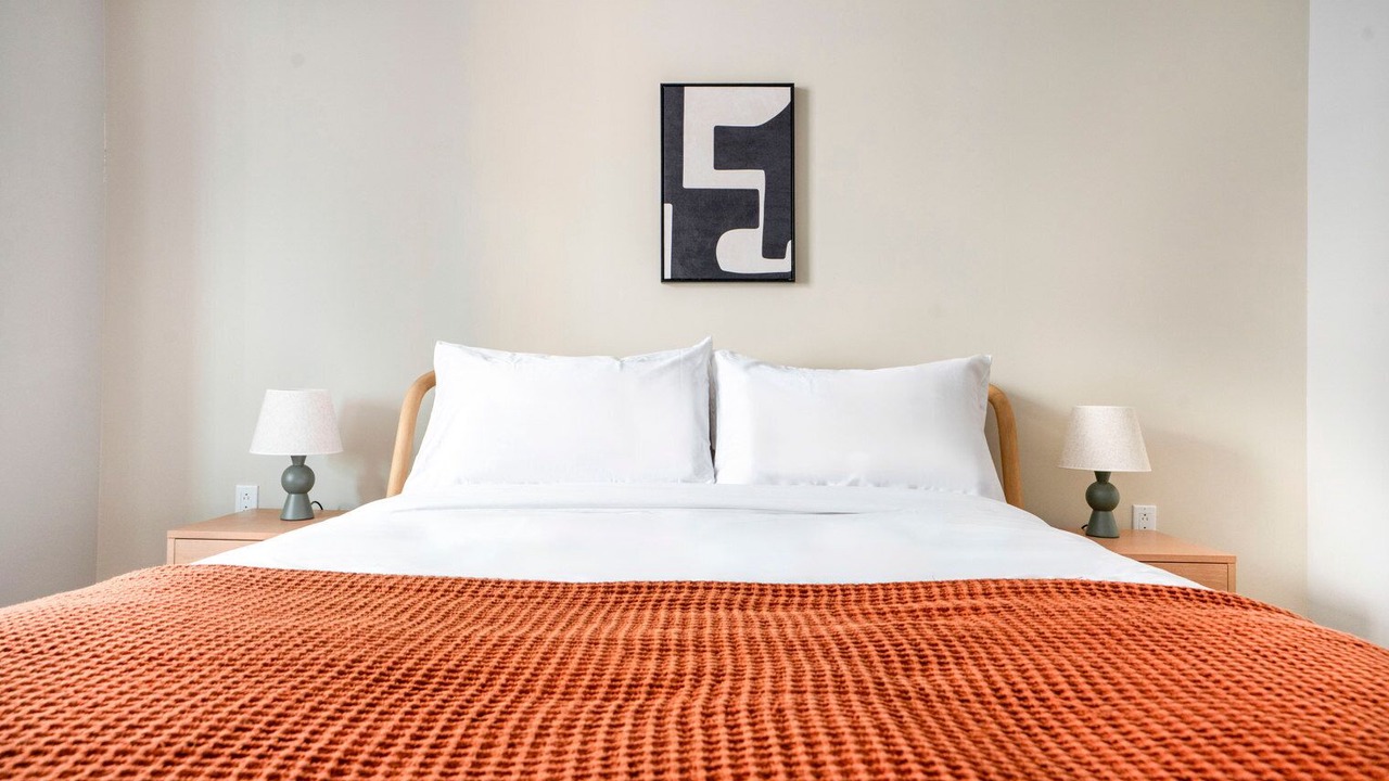 Photo of Bedroom in Woodmont Triangle