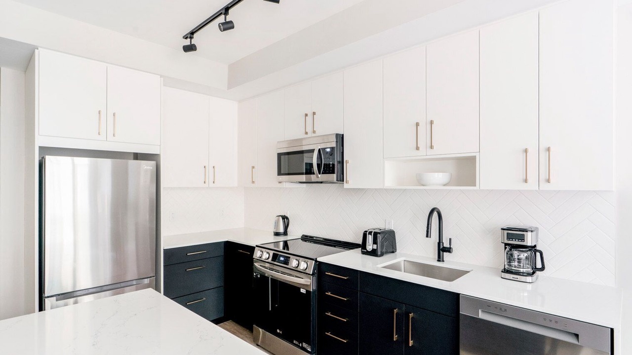 Photo of Kitchen in Woodmont Triangle