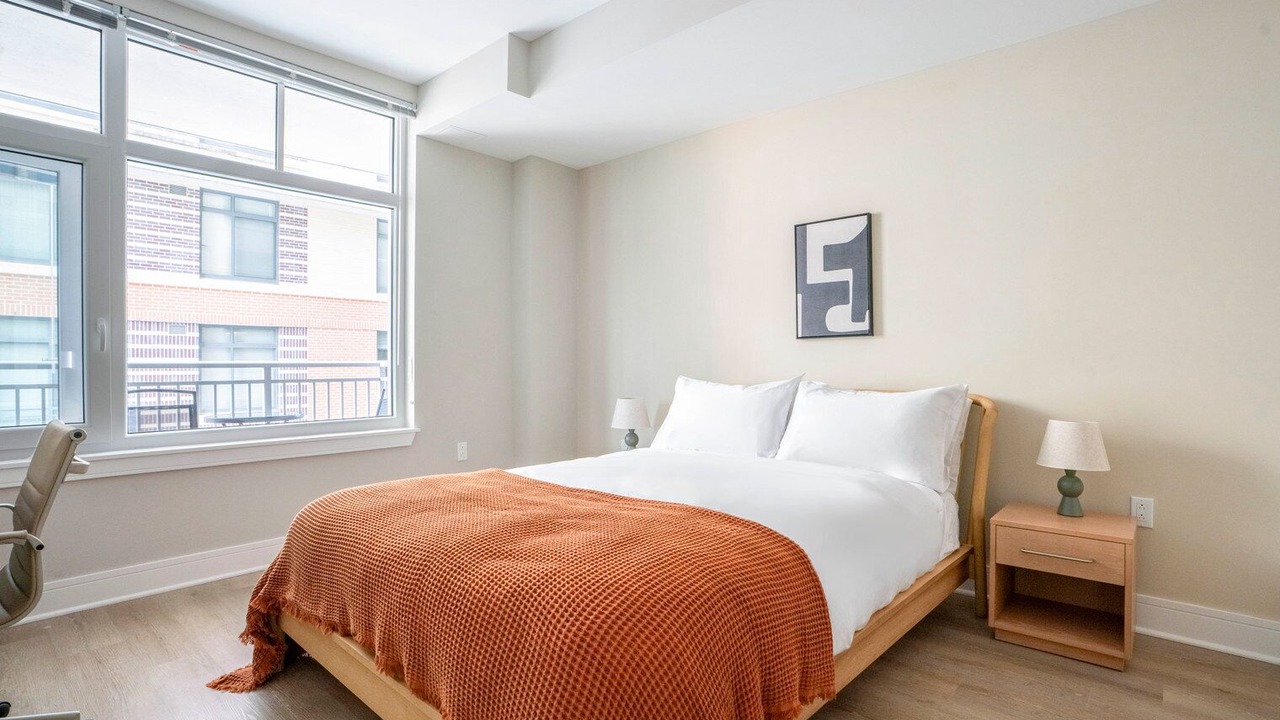 Photo of Bedroom in Woodmont Triangle