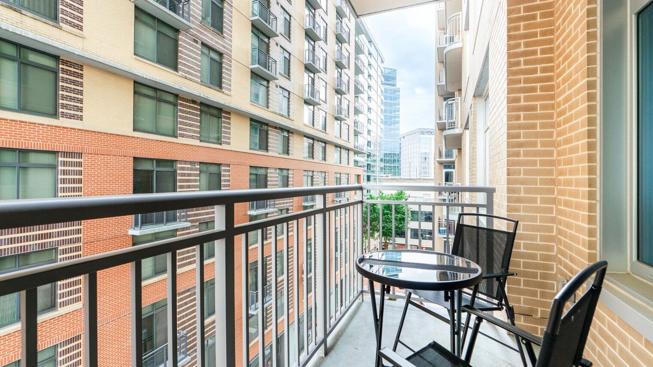 Photo of Outdoor in Woodmont Triangle