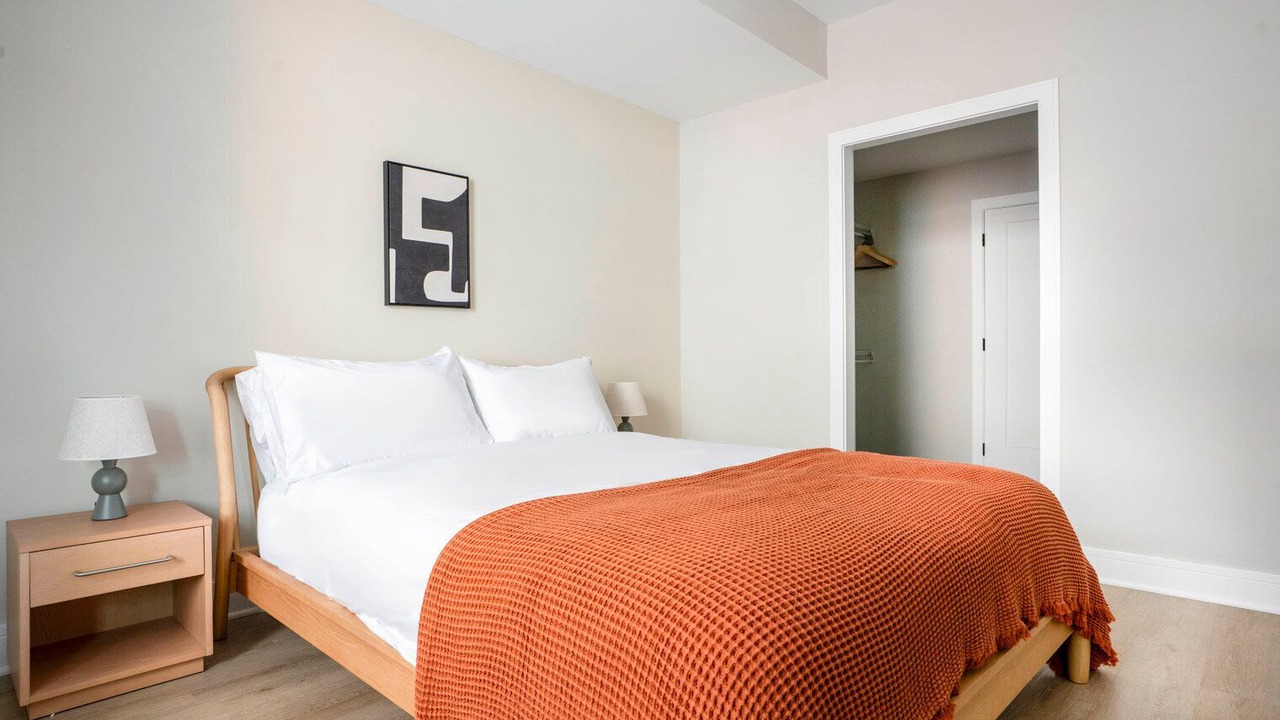 Photo of Bedroom in Woodmont Triangle