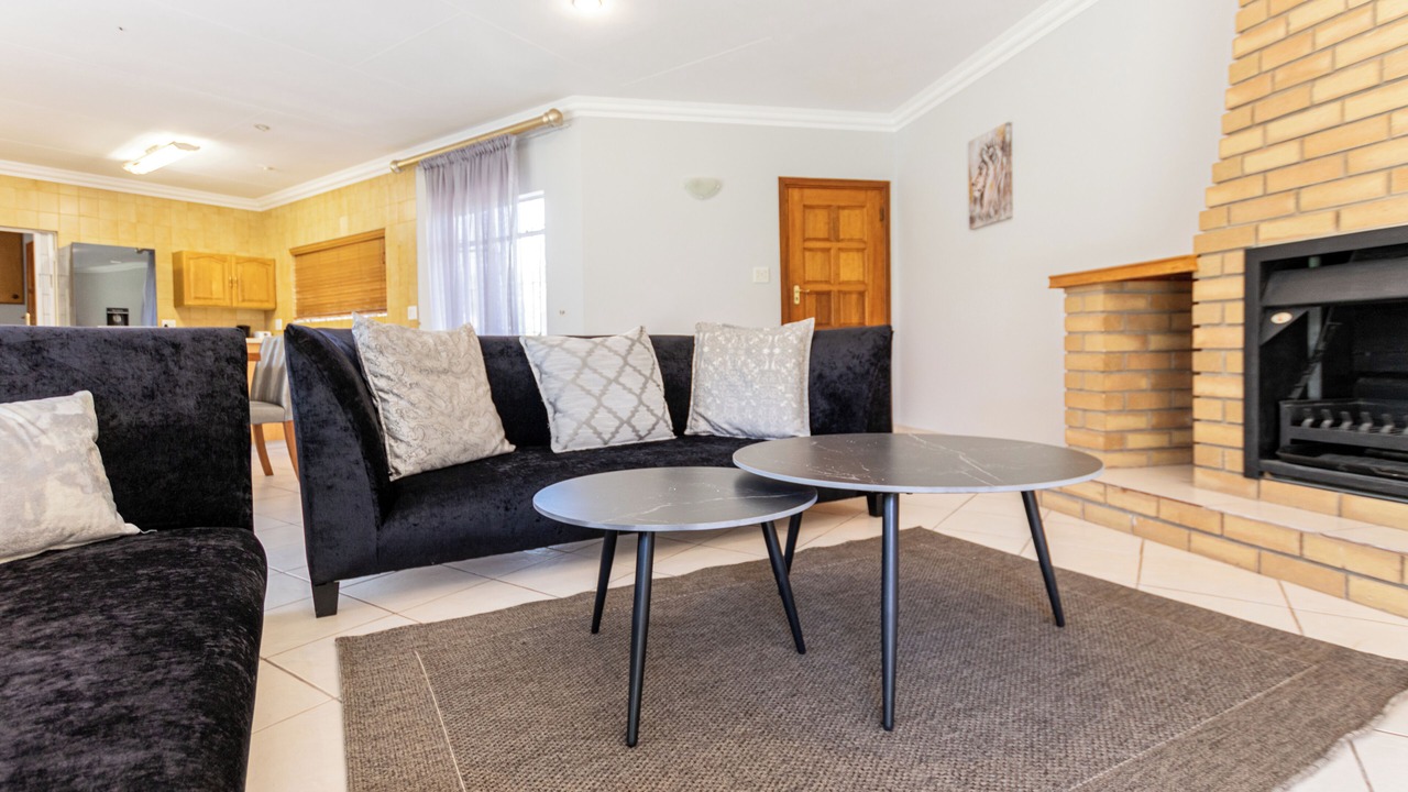 Photo of Livingroom in Muldersdrift