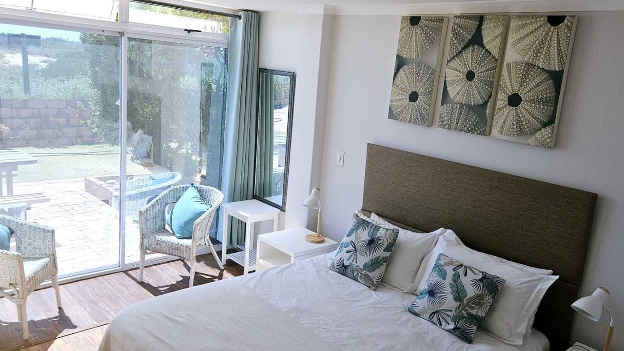 Photo of Bedroom in Lagoon Beach
