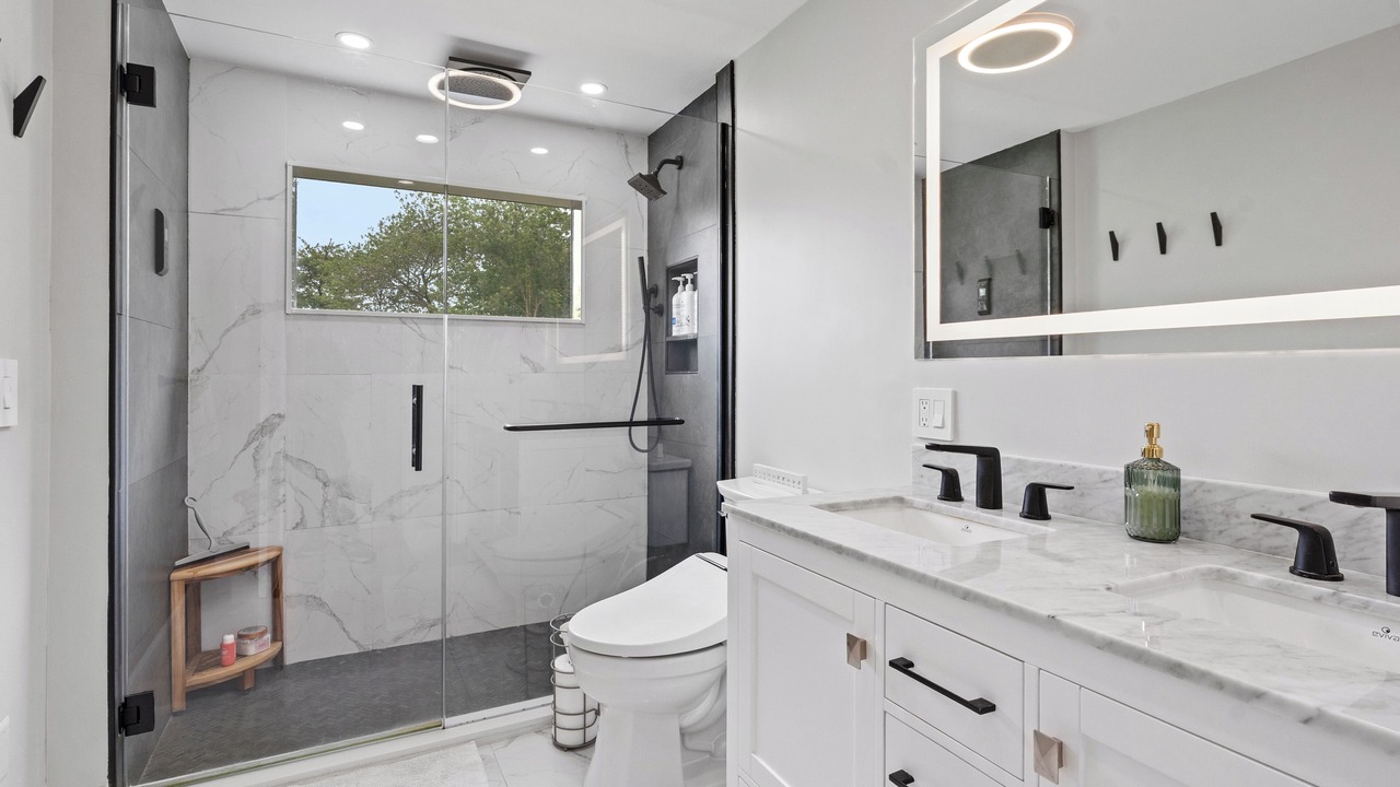 Photo of Bathroom in Bonnet Shores