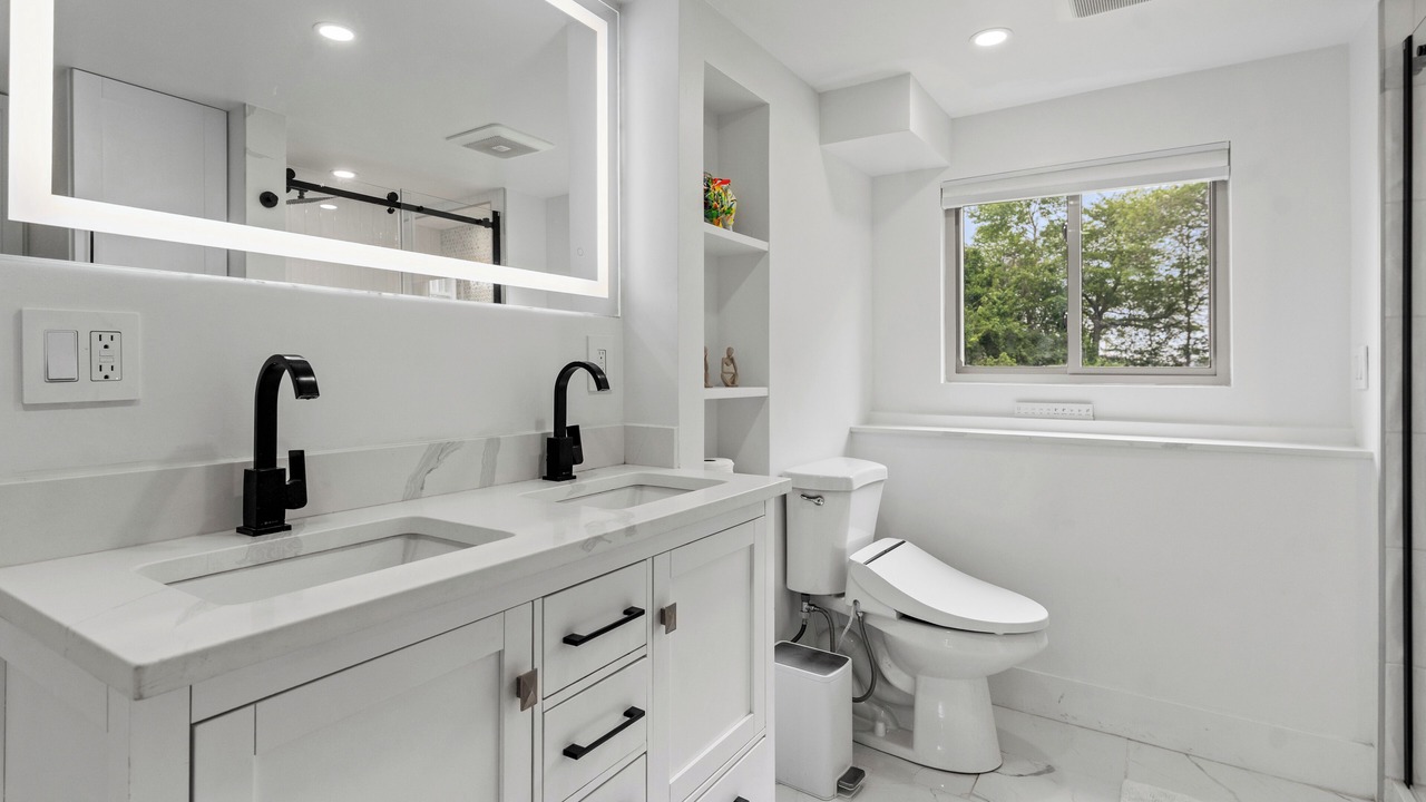Photo of Bathroom in Bonnet Shores