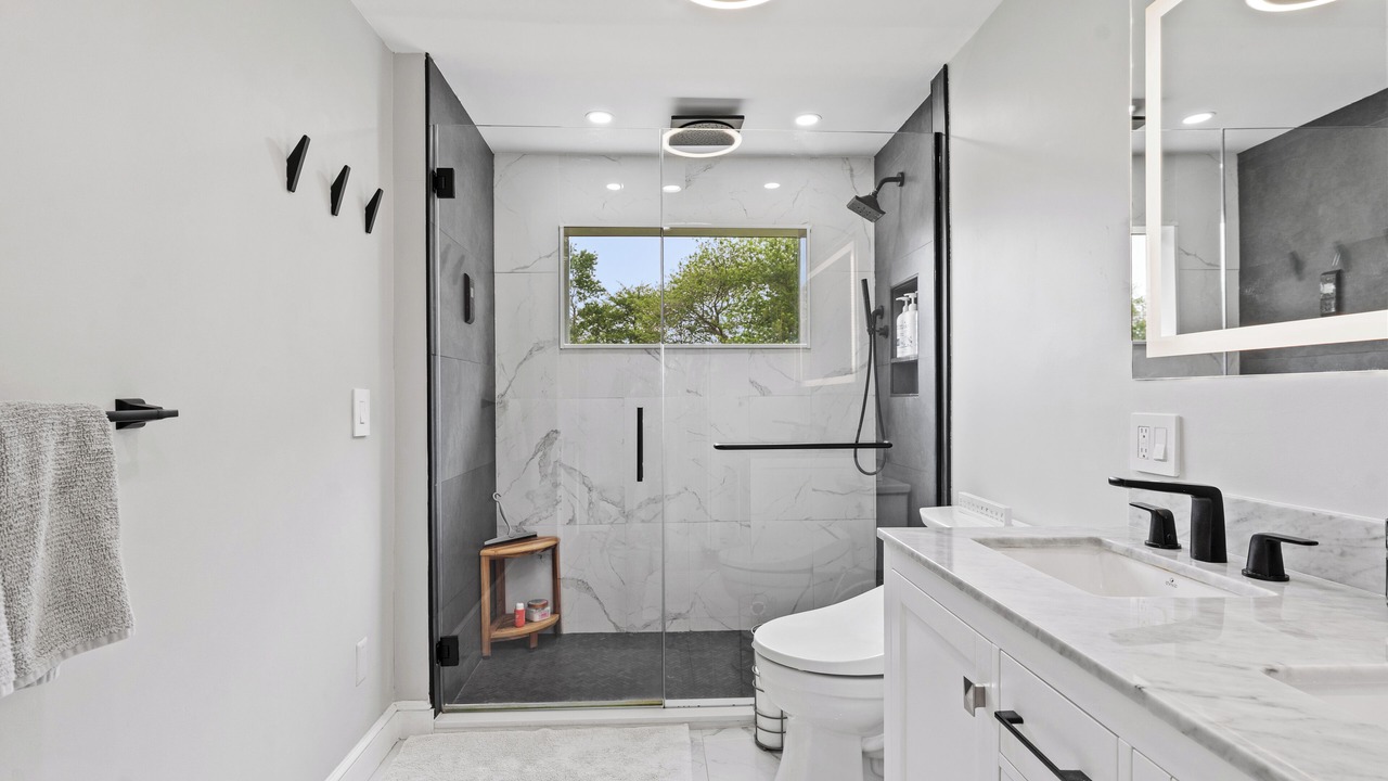 Photo of Bathroom in Bonnet Shores