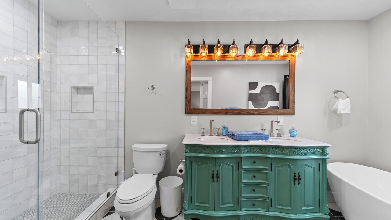 Photo of Bathroom in Belmont Shore