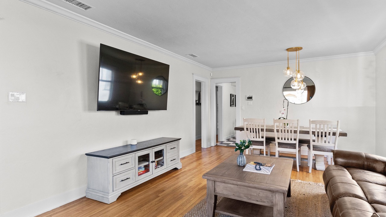 Photo of Livingroom in Belmont Shore