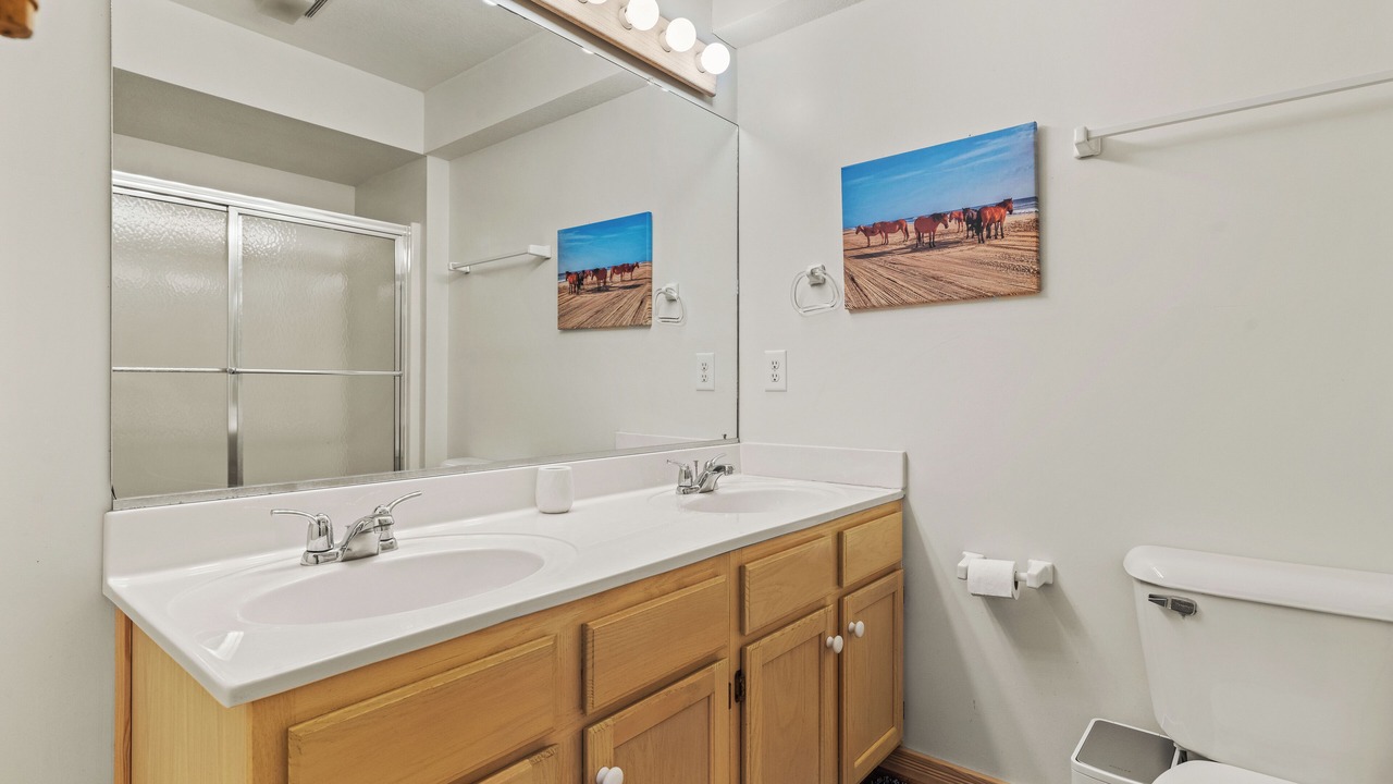 Photo of Bathroom in Monteray Shores