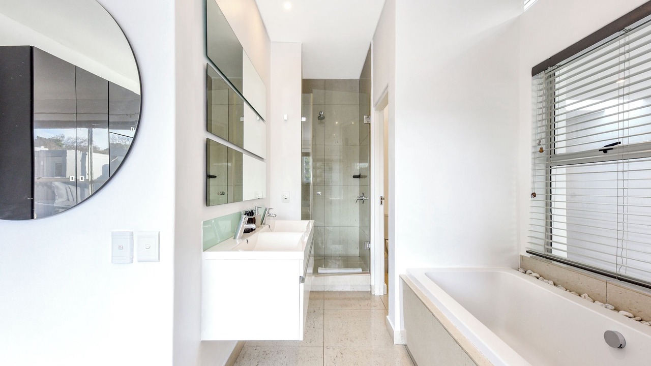 Photo of Bathroom in Greater Johannesburg Metropolitan Area