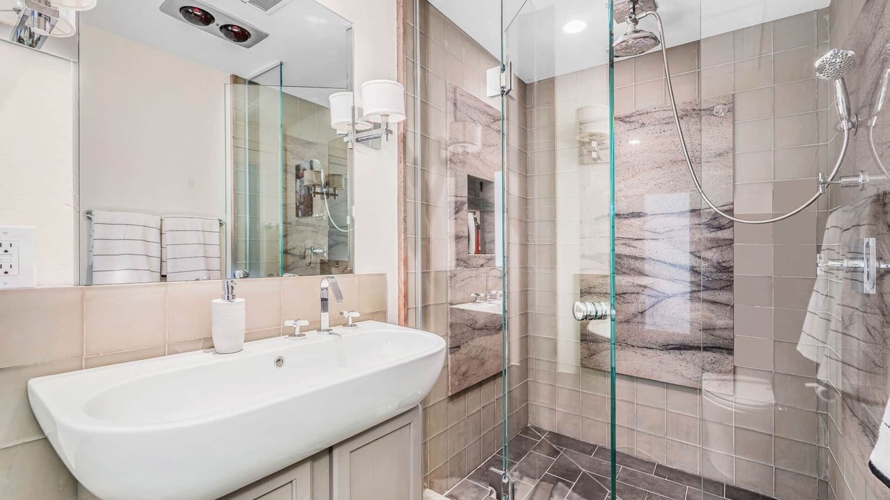 Photo of Bathroom in Seabridge Marina