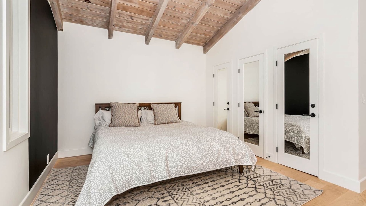 Photo of Bedroom in Seabridge Marina