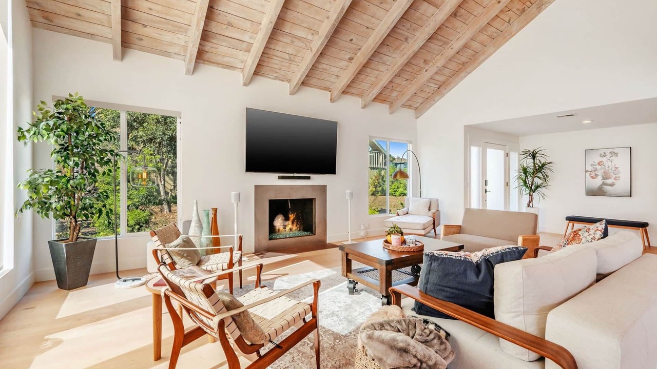 Photo of Livingroom in Seabridge Marina