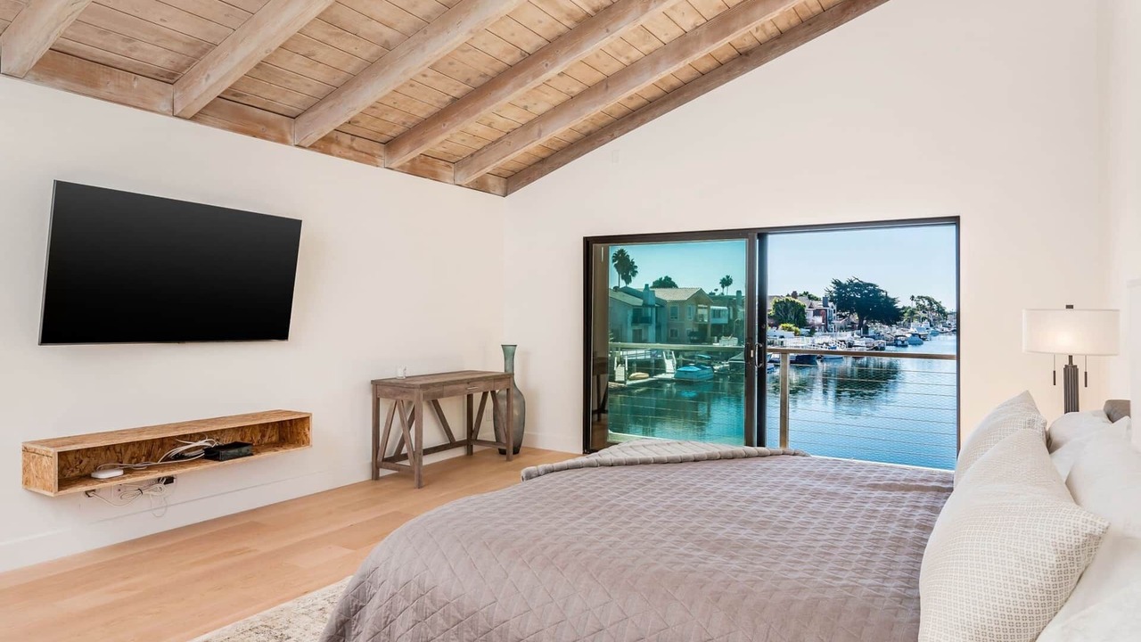 Photo of Bedroom in Seabridge Marina