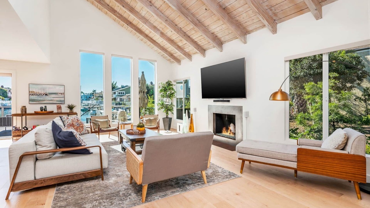 Photo of Livingroom in Seabridge Marina