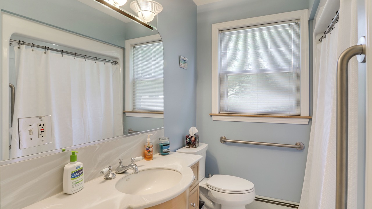 Photo of Bathroom in Bonnet Shores