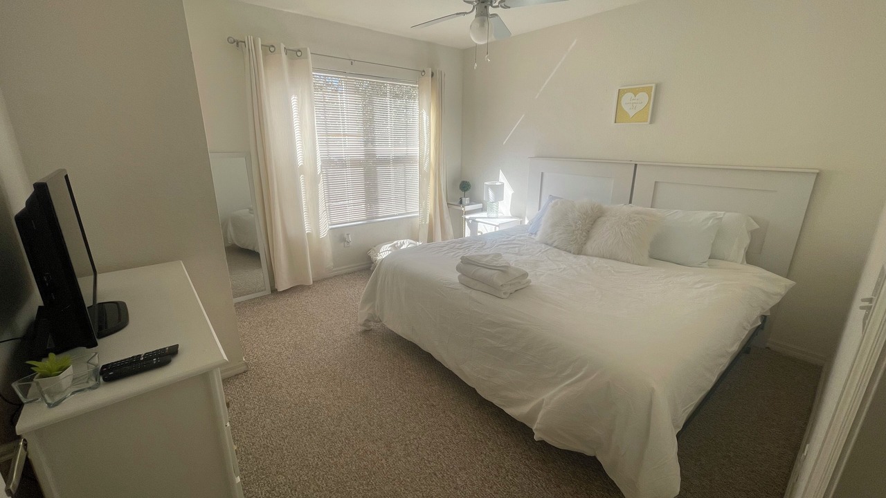 Photo of Bedroom in Venetian Bay Villages